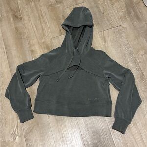 NWOT Lululemon Lululemon Get Centred Crop Hoodie Sage Green Size 0 Ptp 17.5”